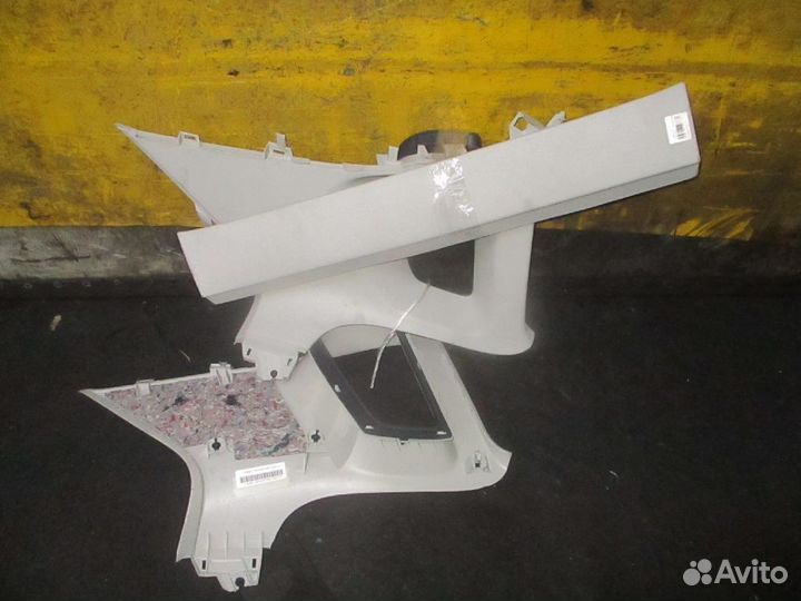 Обшивка багажника задняя вержняя Volkswagen Tiguan 5N