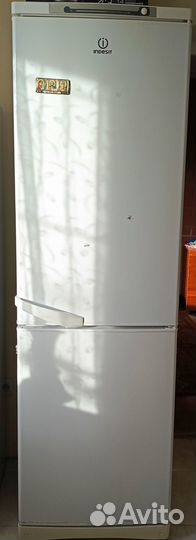 Холодильник бу indesit
