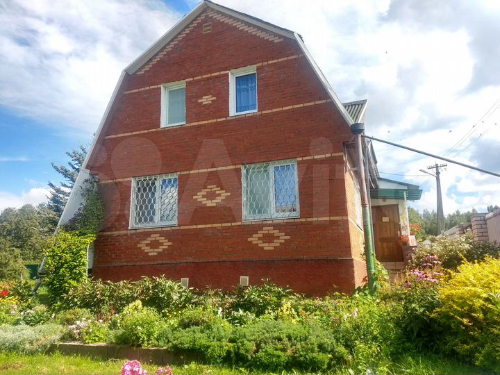 Дом 284,6 м² на участке 56,6 сот.