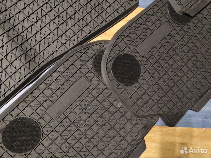 Автомобильные коврики резиновые