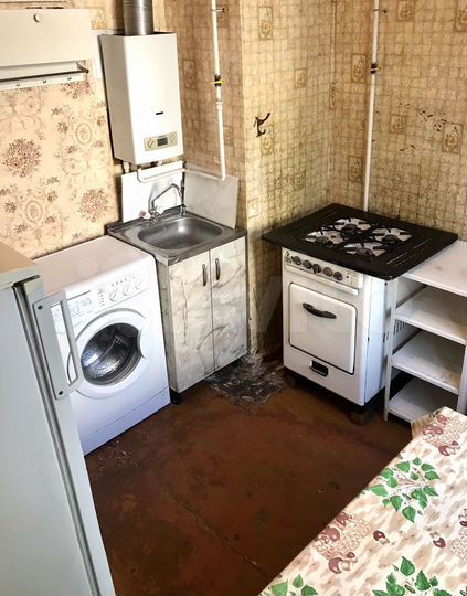 2-к. квартира, 48 м², 1/3 эт.