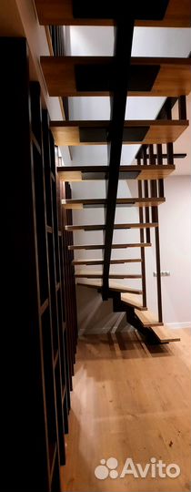 Лестница на металлокаркасе из листового металла