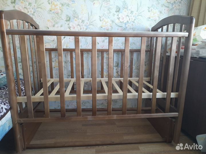 Детская кроватка