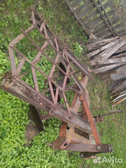 Плуг для трактора