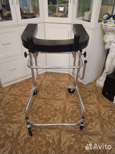 Ходунки для взрослых на колесах