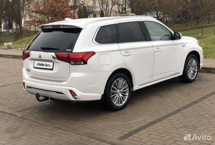 Mitsubishi Outlander 2.4 AT, 2019, 104 000 км