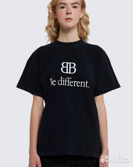 Футболка balenciaga be different