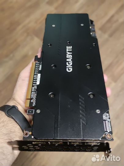 Видеокарта gigabyte rx5700xt (под восстановление)