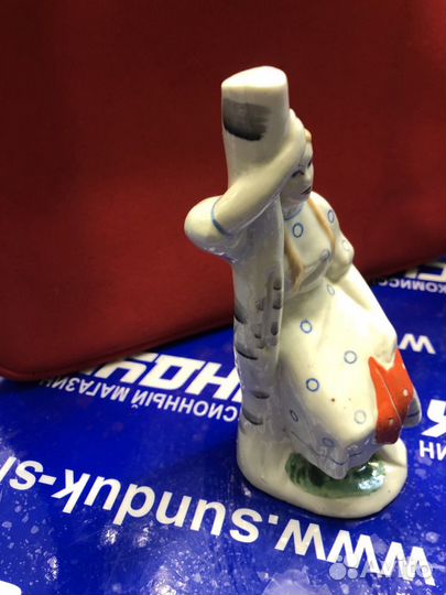 Статуэтка Девушка у березы