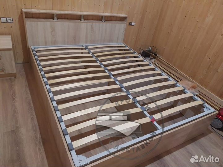 Кровать двухспальная с подъемным механизмом