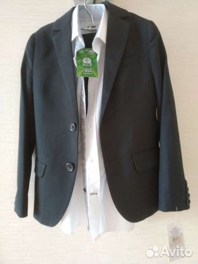 Школьный костюм новый