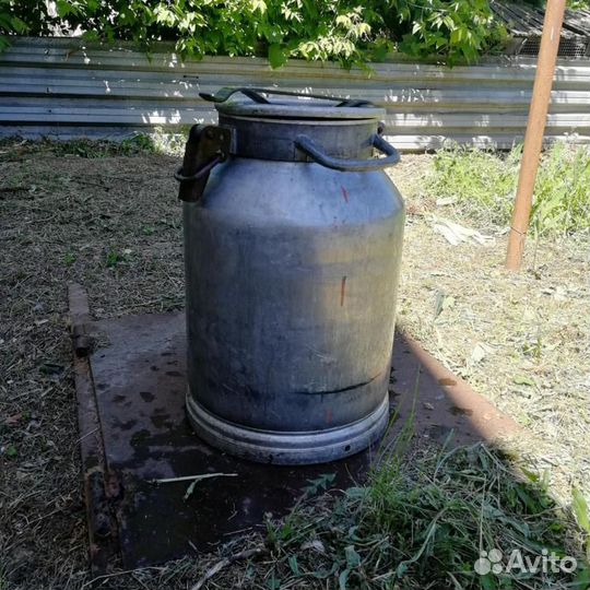 Фляга,два бака,бидоны,кастрюли