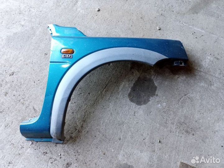 Крыло переднее правое Land Rover Freelander