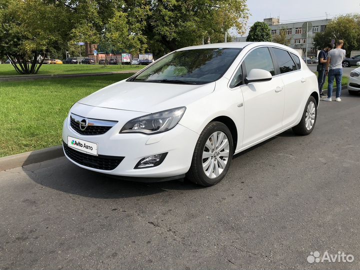 Opel Astra 1.6 AT, 2011, 180 000 км