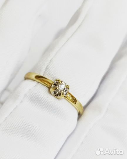 Золотое кольцо с камнем 17,5р