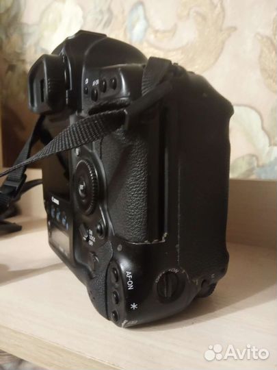 Зеркальный фотоаппарат Canon 1 DX