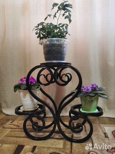 Кованые подставки для цветов