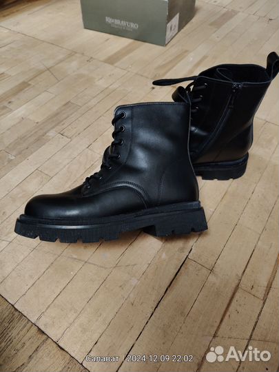 Ботинки женские зимние 38 размера новые