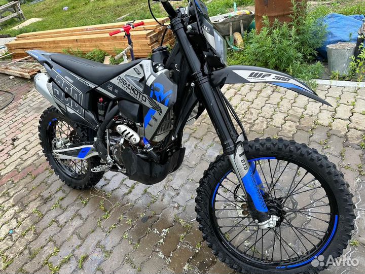 Продам мотоцикл Regulmoto legend 300