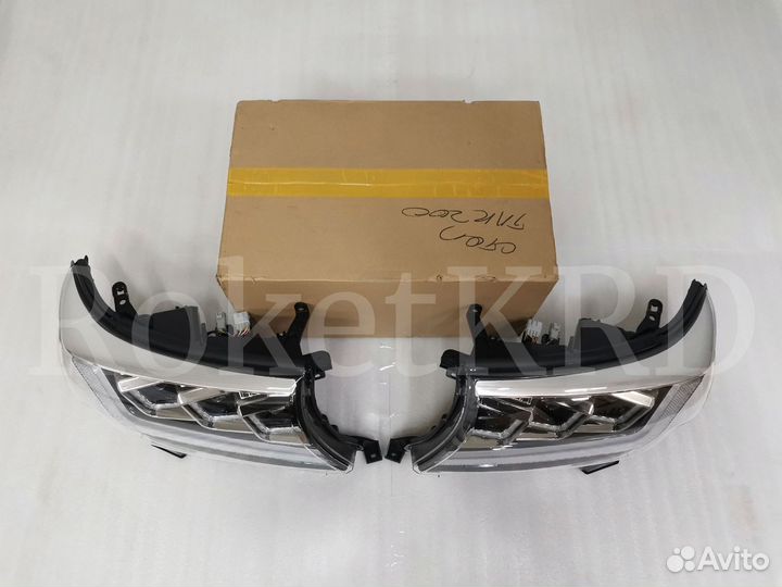 Фары Land Cruiser 200 Белые 07-15 стиль 300