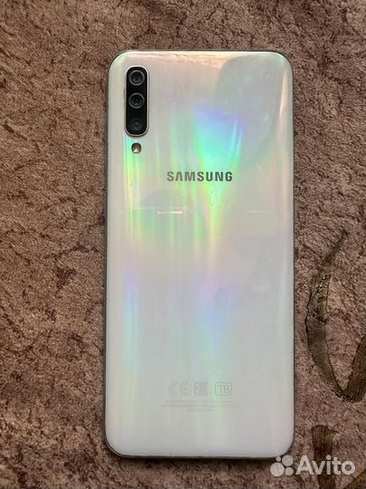 Samsung Galaxy A50, 4/64 ГБ