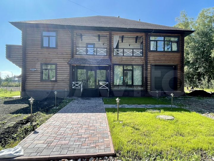 Коттедж 480 м² на участке 15 сот.