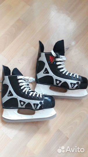 Хоккейные коньки