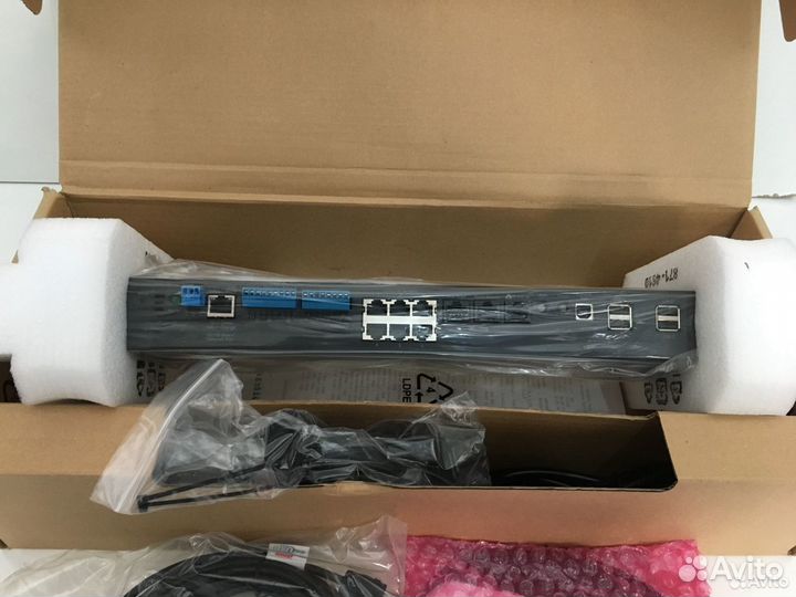 Устройство мониторинга стоечное APC nbrk0570 новый