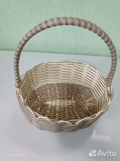 Корзинка плетенная