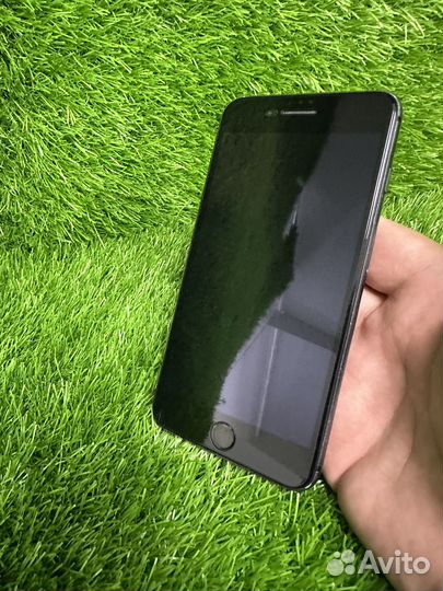 iPhone 8 Plus, 64 ГБ