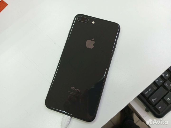 Телефон iPhone 8 plus