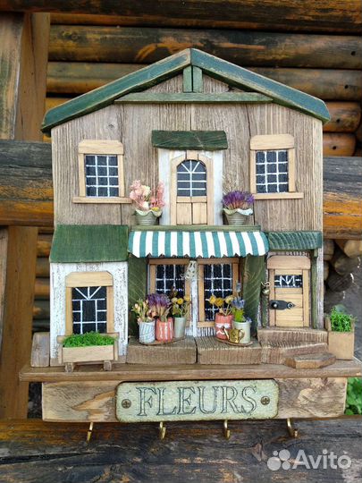 Ключница настенная из дерева