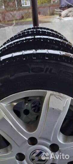 Michelin Agilis 215/65 R16C