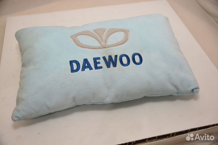 Подушка автомобильная daewoo (голубая)