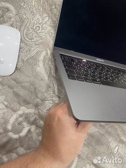 Macbook Pro 13 2018 touch bar 256gb, 115 циклов