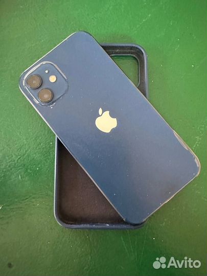 iPhone 12, 64 ГБ