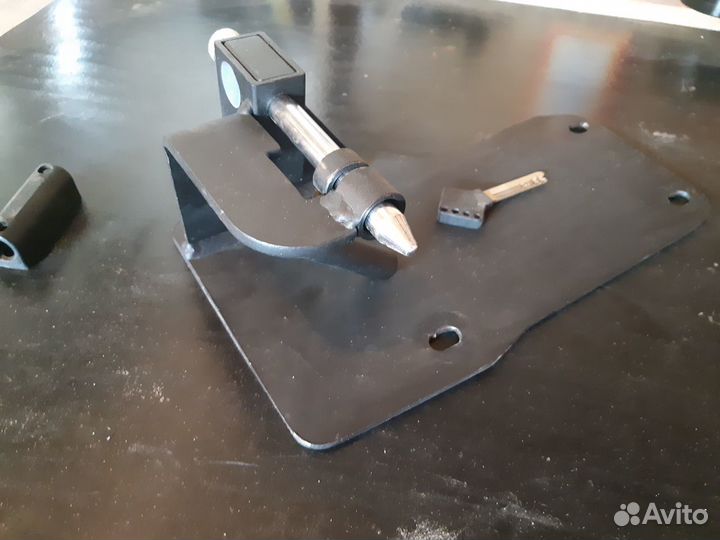 Блокиратор кпп штыревой на хендай-кия