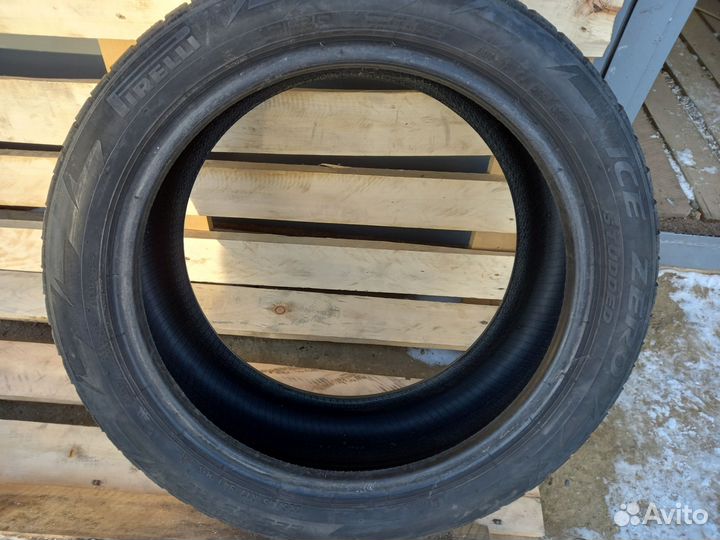 Pirelli Ice Zero 225/45 R17