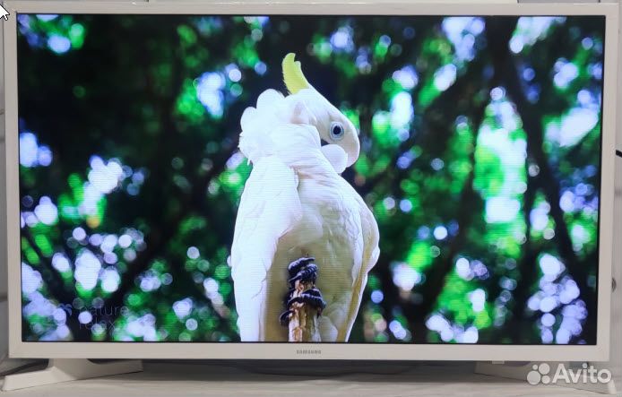 LED Smart телевизор Samsung 32 дюйма, белый