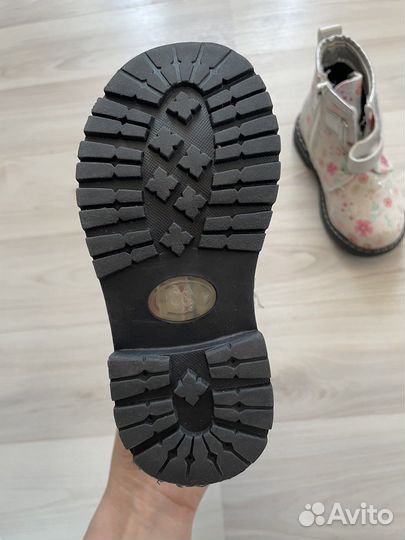 Ботинки демисезонные для девочки 23 размер