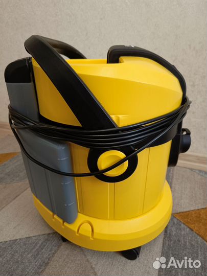Моющий пылесос Karcher se 4002