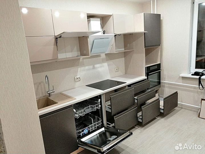 Кухня угловая на заказ.мдф фасады