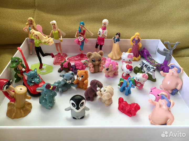 Киндеры Барби и др. фигурки