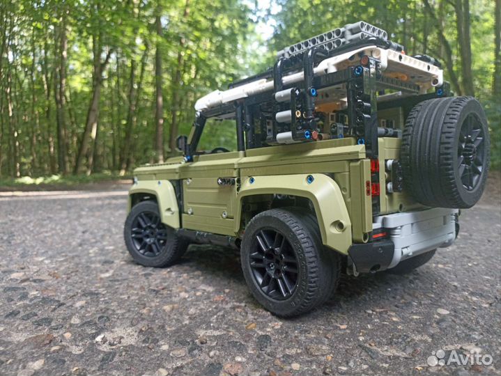 Конструктор Lego technic 42110 Land Rover Defender
