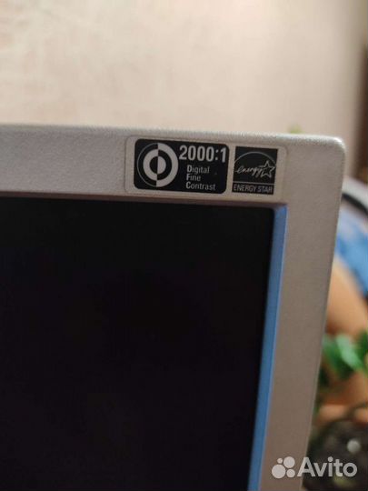 Монитор LG 19
