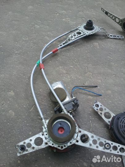 Электро стеклподъемник перед дверей Hyundai Accent