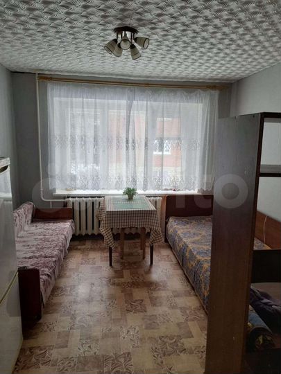 Комната 12,7 м² в 5-к., 2/4 эт.