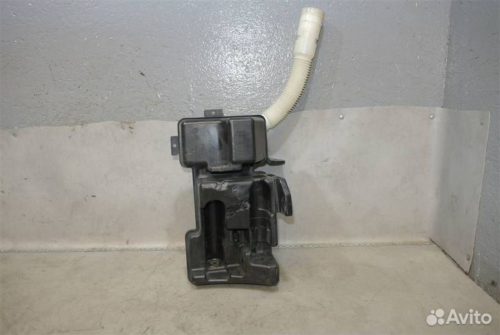 Бачок омывателя лобового стекла VW Tiguan 2007-20