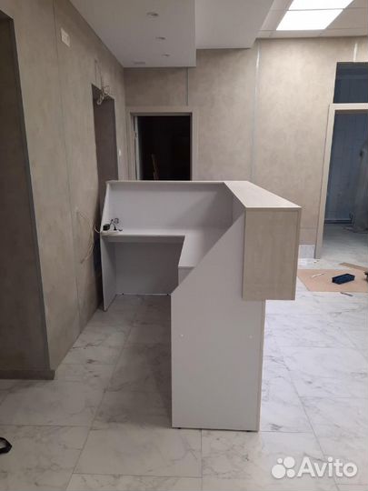 Стойка ресепнш