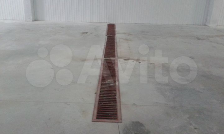 Склад, 610 м²